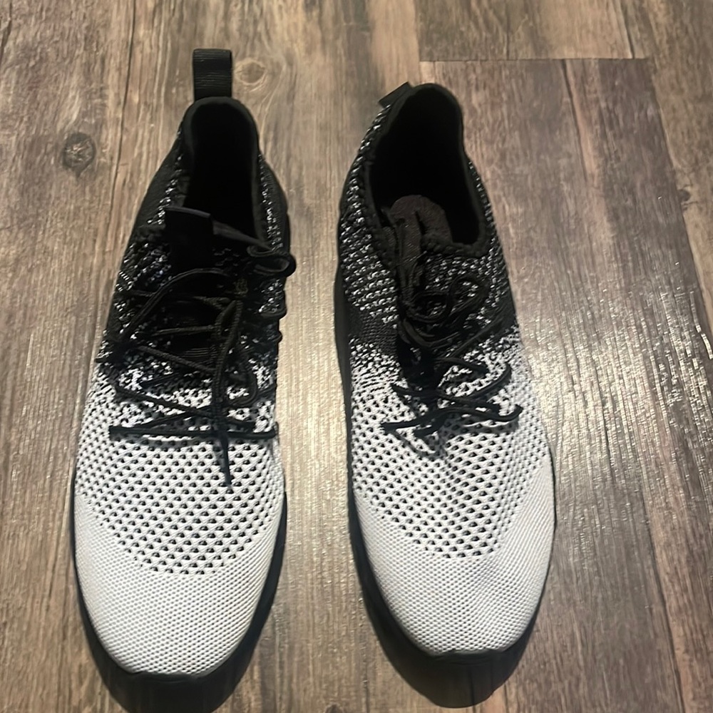 Casual sneakers